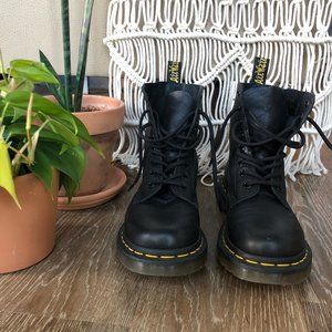 LIKE NEW Dr. Martens Pascal leather boots